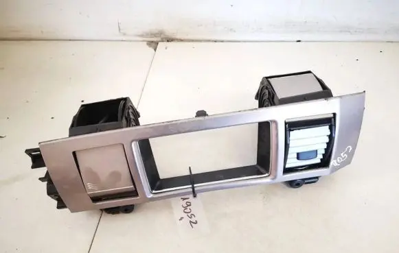 Dash center air vent grill