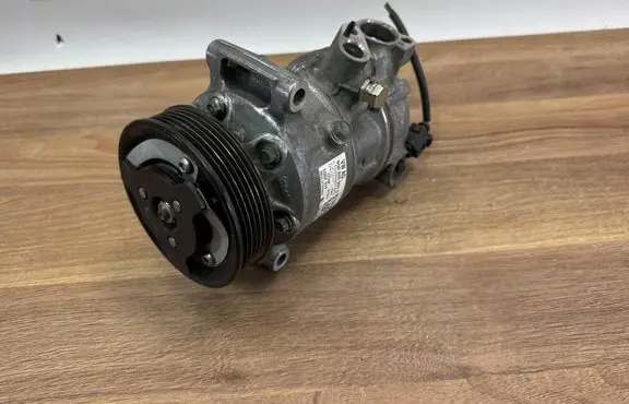 Volkswagen Caddy Air conditioning (A/C) compressor (pump) 5Q0820803G