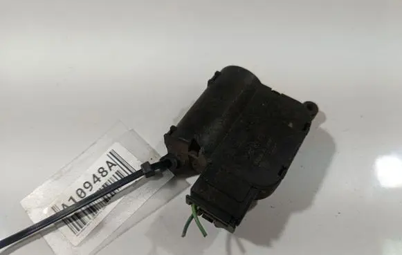 Mercedes-Benz Sprinter W906 Air flap motor/actuator 0132801373