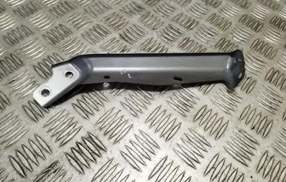 Nissan X-Trail T32 Fender mounting bracket