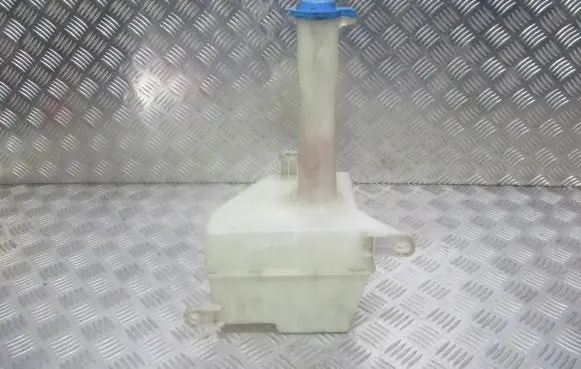 Hyundai Sonata Windshield washer fluid reservoir/tank