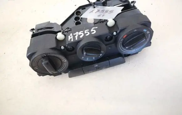 Skoda Octavia Mk2 (1Z) Climate control unit