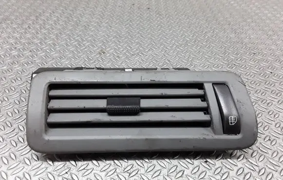 Volkswagen Phaeton Rear air vent grill 3D0819704C