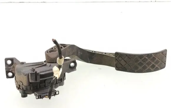 Audi A6 S6 C5 4B Accelerator throttle pedal 8D1723523M