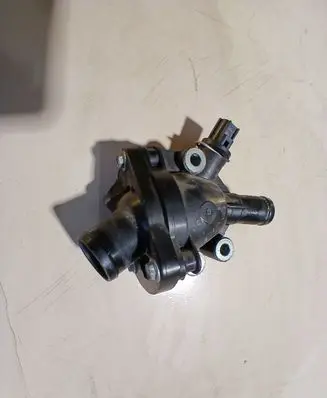 Volvo V60 Thermostat/thermostat housing 