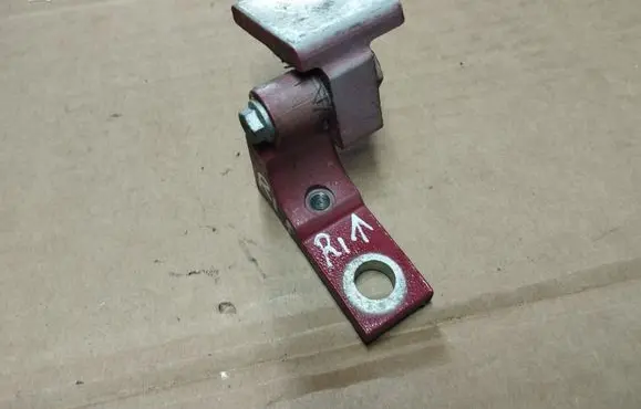 Fiat 500 Front door upper hinge