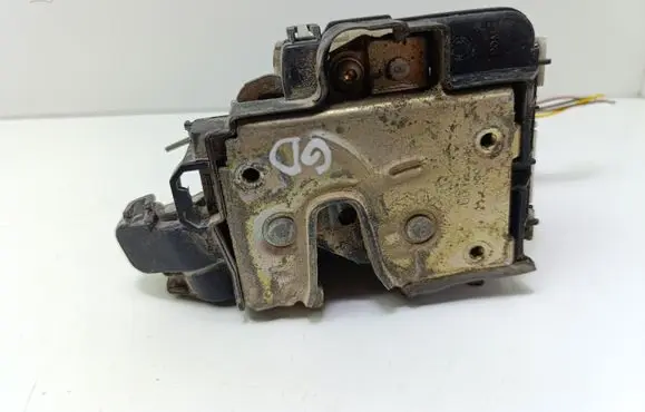 Volkswagen Golf III Rear door lock 1H4839016A