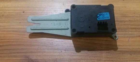 Mazda 323 F Air flap motor/actuator hb600bcin