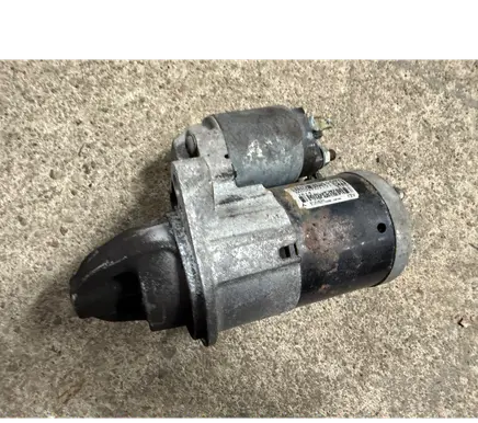 Suzuki Swift III Starter motor 3110081P0