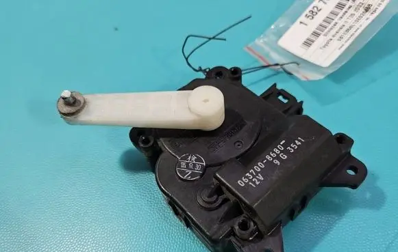 Toyota Avensis T250 A/C air flow flap actuator/motor 0637008680 IMPRK1582787