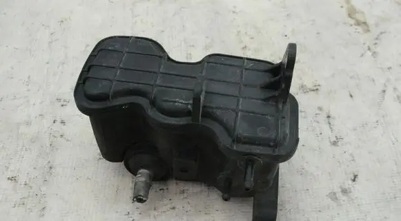 Vacuum air tank