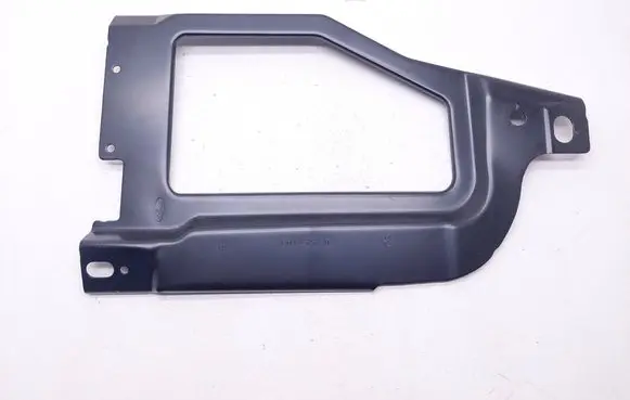 Fender mounting bracket