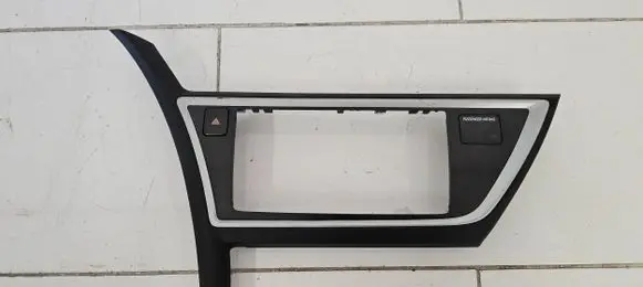 Toyota Auris E180 Radio/GPS head unit trim 5540502430 5540502440
