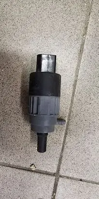 Toyota C-HR I Headlight washer pump 