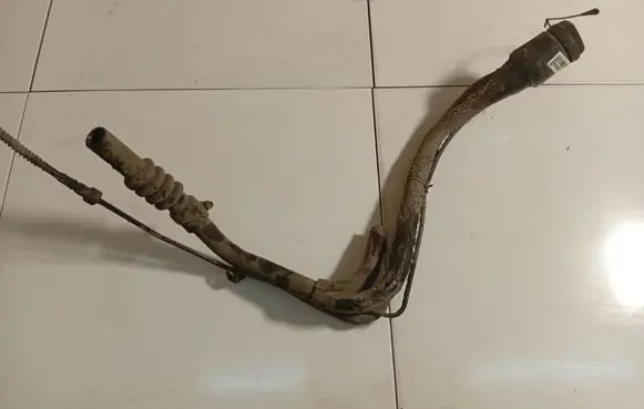 Toyota Yaris Fuel tank filler neck pipe 