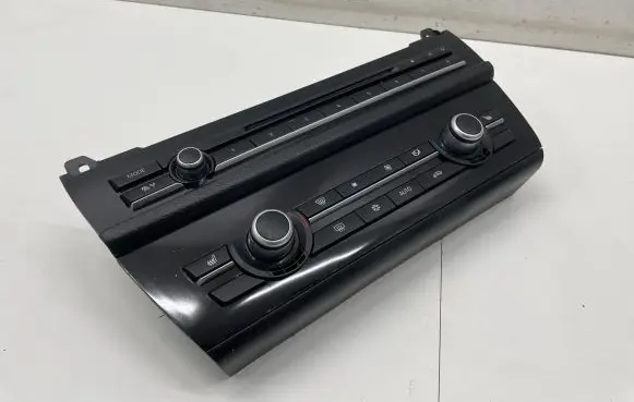 BMW 5 F10 F11 Climate control unit 9241243