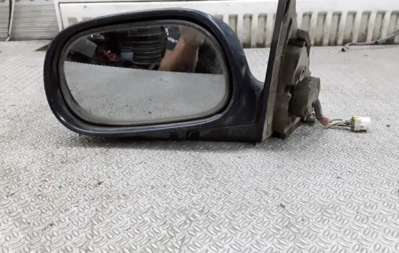 Mitsubishi Galant Front door electric wing mirror E201843