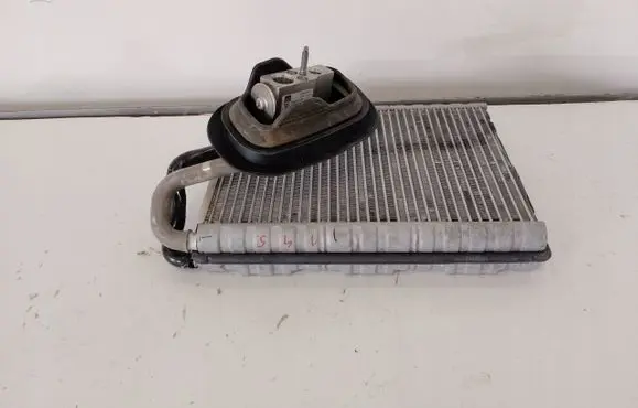 Audi A4 S4 B9 8W Air conditioning (A/C) expansion valve GG093001