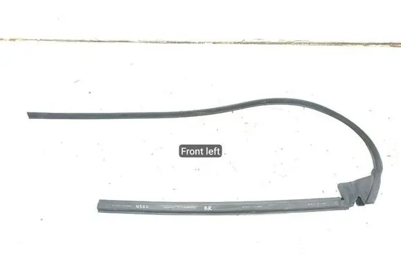 Ferrari California F149 Front door rubber seal 069989100