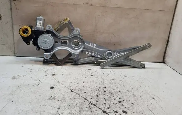 Toyota Corolla Verso AR10 Front door window regulator with motor 698100F010