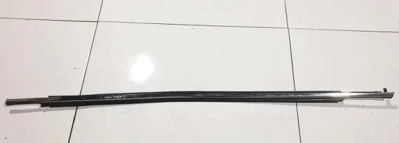 Toyota Avensis T250 Front door glass trim molding 