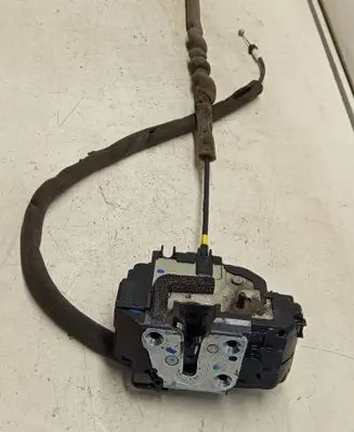 Nissan Qashqai+2 Rear door lock N32LRLC