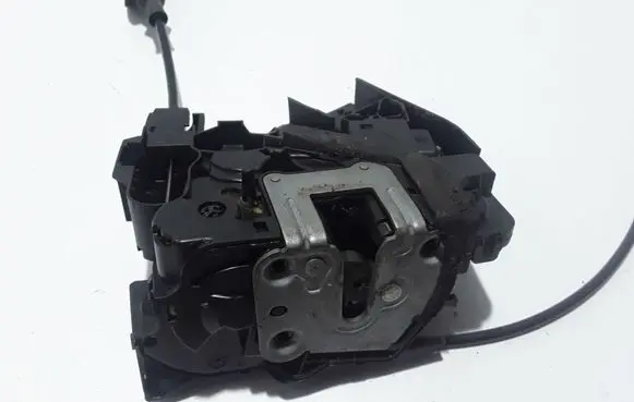 Renault Talisman Rear door lock 825028903R