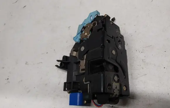 Seat Altea Front door lock 3D2837016
