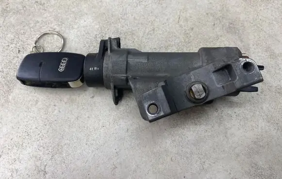 Audi A4 S4 B6 8E 8H Ignition lock 4B0905851C