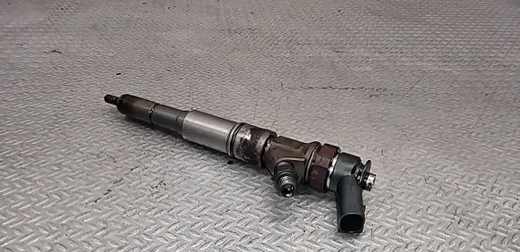 BMW 5 E60 E61 Fuel injector 0445110212 7794652
