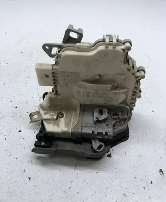 Audi A4 S4 B8 8K Rear door lock 8K0839015C