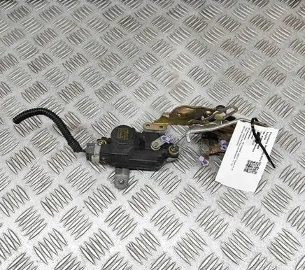 Mitsubishi 3000 GT Front door lock 1528005880 MB641158