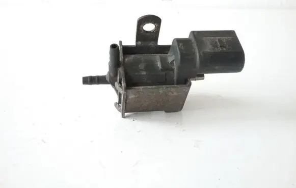 Audi A3 S3 8L Turbo solenoid valve 028906283N 72289530 028906283