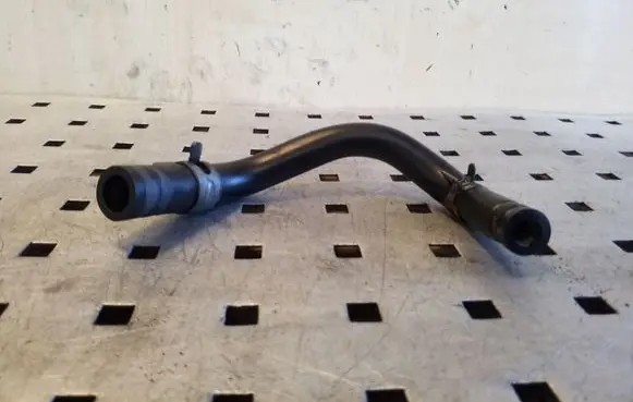 Suzuki Grand Vitara II Engine coolant pipe/hose