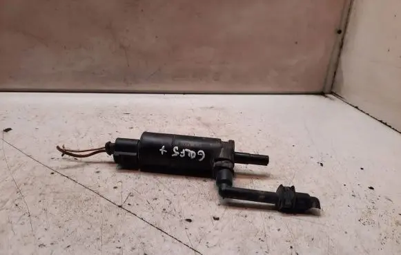 Volkswagen Golf Plus Headlight washer pump 3B7955681