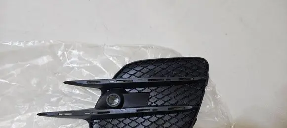 Mercedes-Benz GLC X253 C253 Front bumper lower grill A2538857601