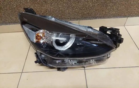 Mazda 2 Headlight/headlamp D43N51030