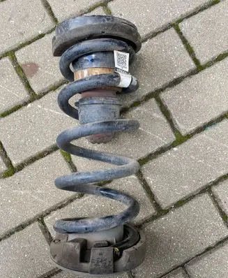 Chrysler Pacifica Rear coil spring P68231026AA 1026AA