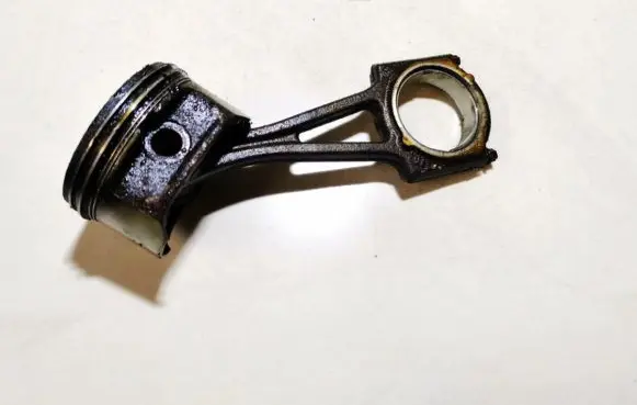 Opel Corsa B Piston with connecting rod