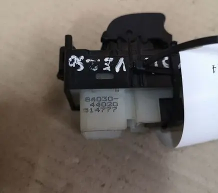 Toyota Avensis Verso Electric window control switch 8403044020 514746