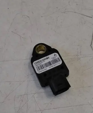 Mitsubishi Outlander Airbag deployment crash/impact sensor 8651A002 39754C TBYME1227Y1113
