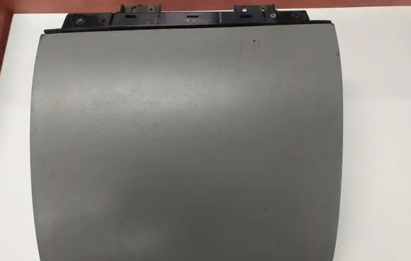 Volkswagen Phaeton Glove box
