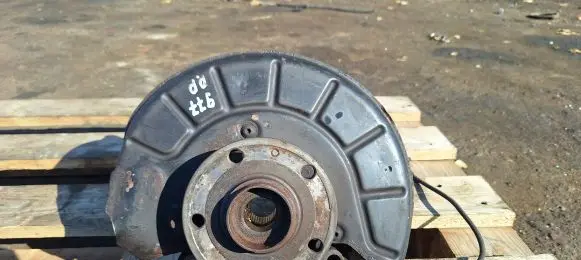 Volkswagen Touran I Front wheel hub