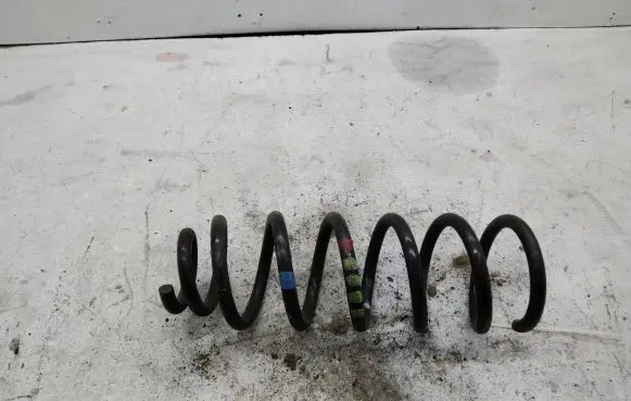 Mercedes-Benz C W205 Front coil spring