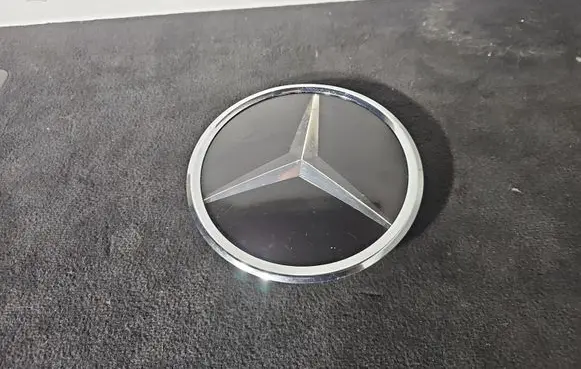 Mercedes-Benz GL X164 Manufacturer badge logo/emblem A1648880411