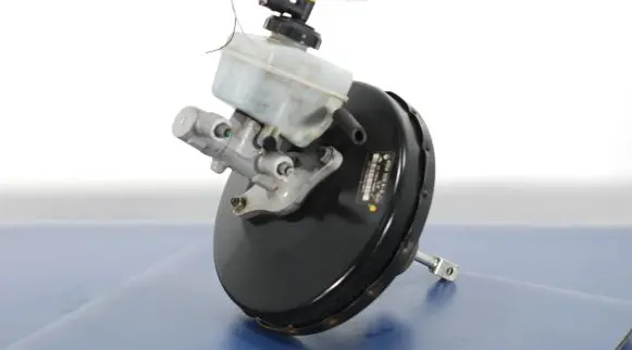 Dacia Sandero Brake booster 472109239RB