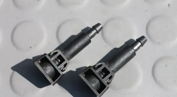Honda Insight Windshield washer spray nozzle 