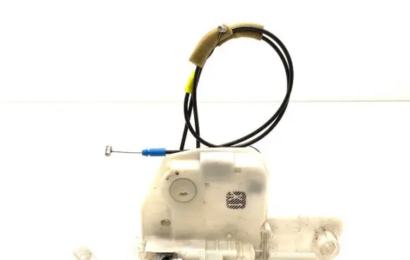 Mitsubishi Outlander Front door lock