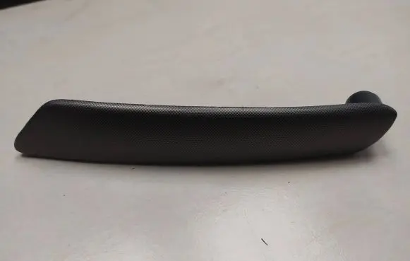 Volkswagen PASSAT B5 Rear door handle cover 3B0867172B
