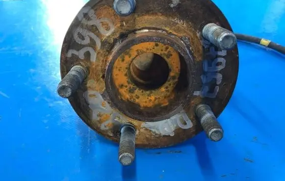 Ford Fusion II Rear wheel bearing hub DG9Z1109C